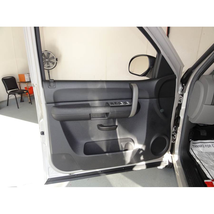 2013 Chevrolet Silverado 1500 Front door speaker location