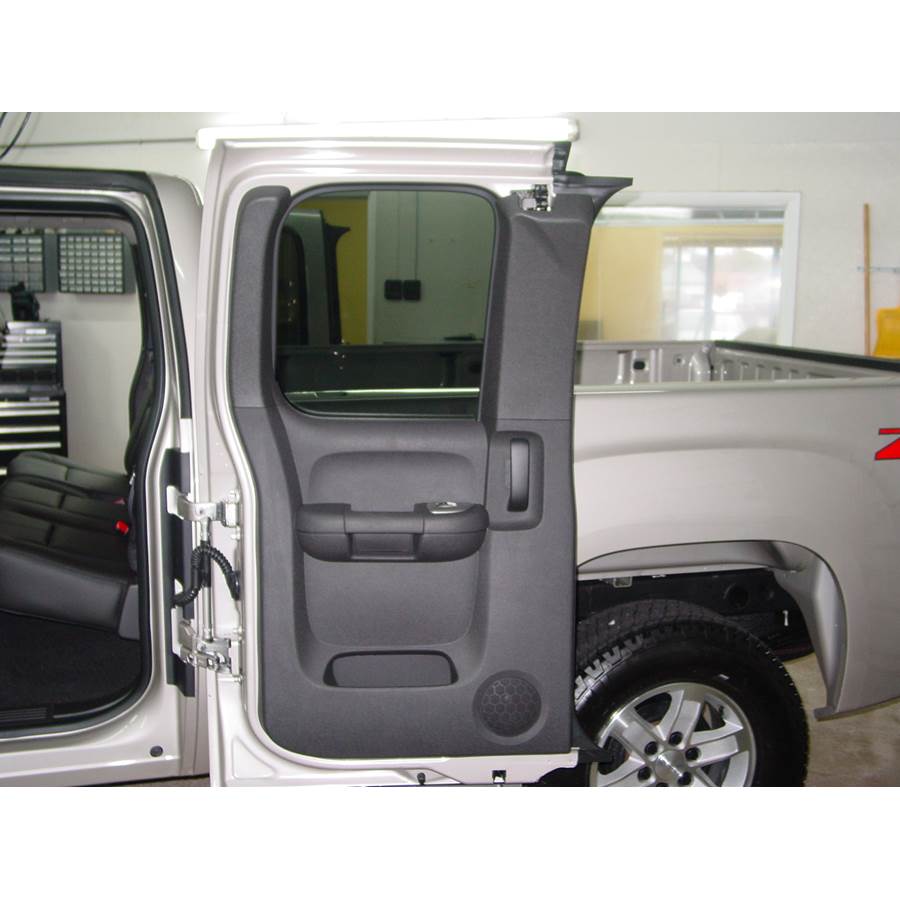 2008 Chevrolet Silverado Rear door speaker location