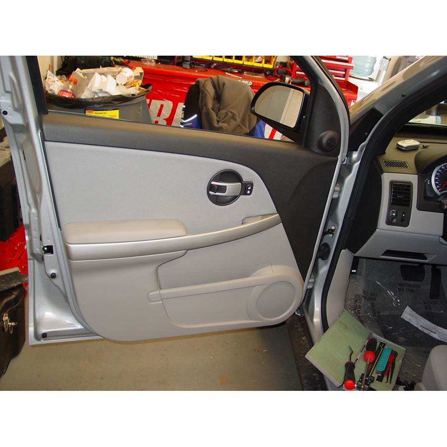 2008 Chevrolet Equinox Front door speaker location