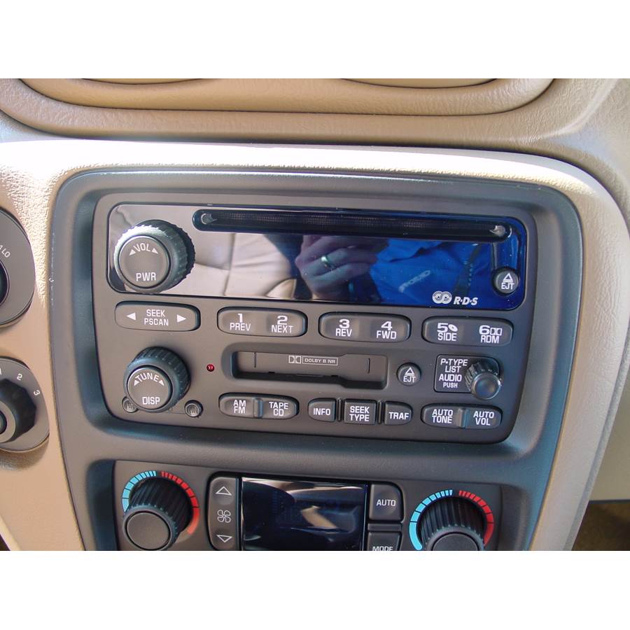 2004 Chevrolet TrailBlazer Factory Radio