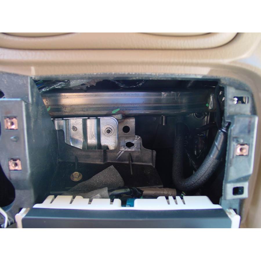 2007 Chevrolet TrailBlazer Factory radio removed
