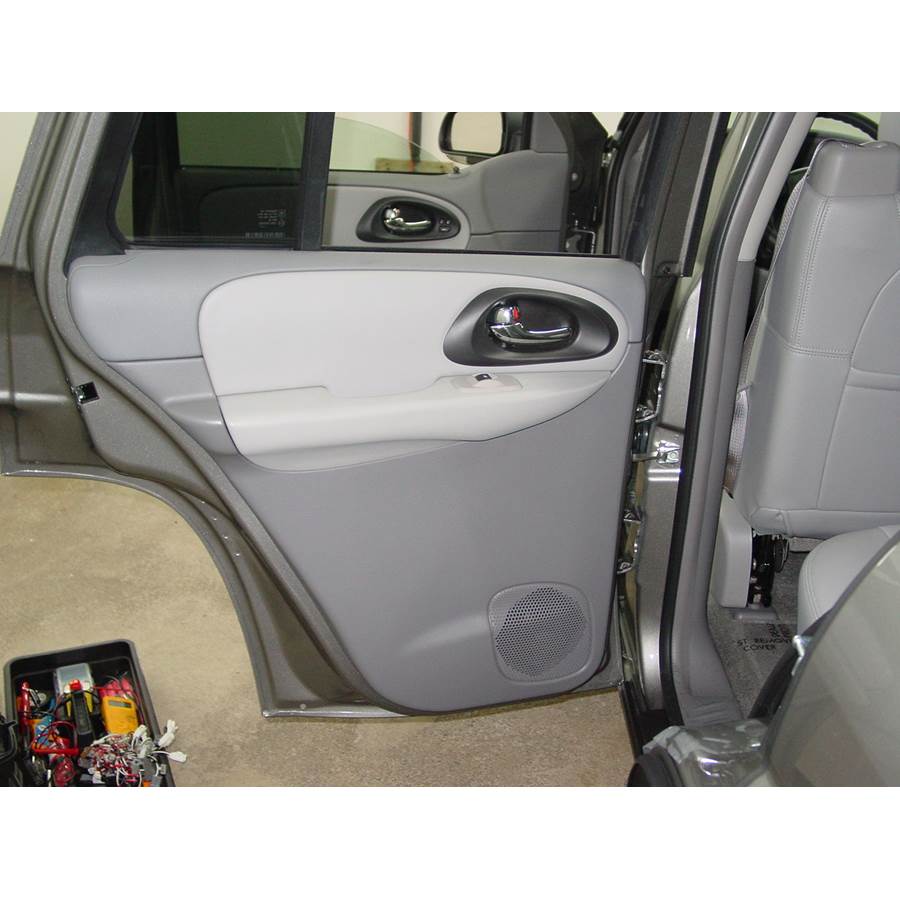 2002 Chevrolet TrailBlazer Rear door speaker location