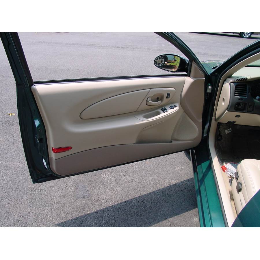 2003 Chevrolet Monte Carlo Front door speaker location