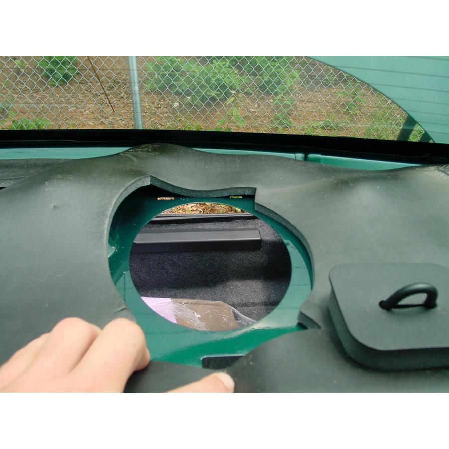 2007 Chevrolet Monte Carlo Rear deck speaker removed