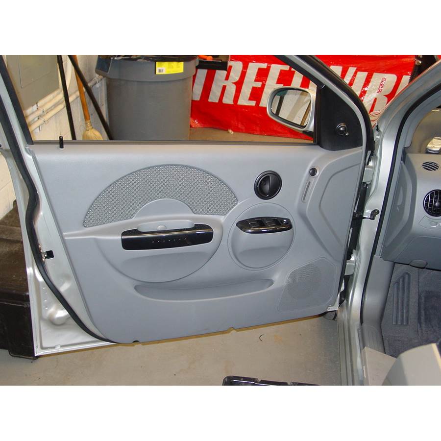 2007 Chevrolet Aveo5 Front door speaker location