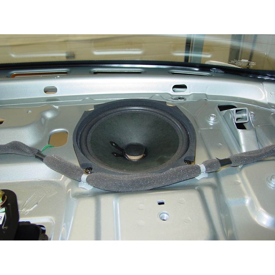 2004 Chevrolet Aveo Rear deck speaker