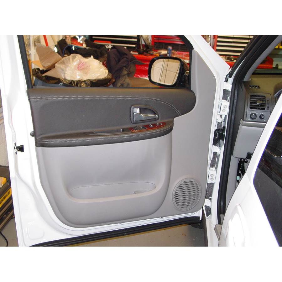 2005 Chevrolet Uplander Front door speaker location