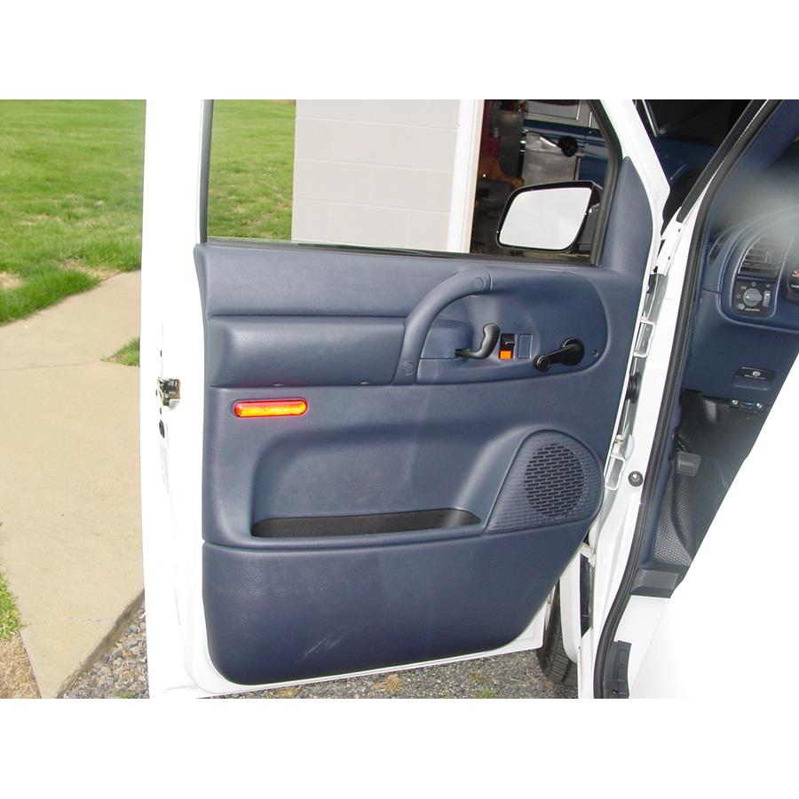 2005 Chevrolet Astro Front door speaker location