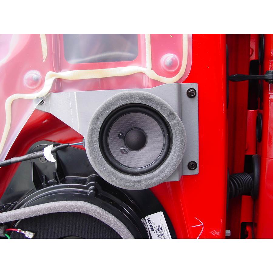 2004 Chevrolet SSR Front door speaker