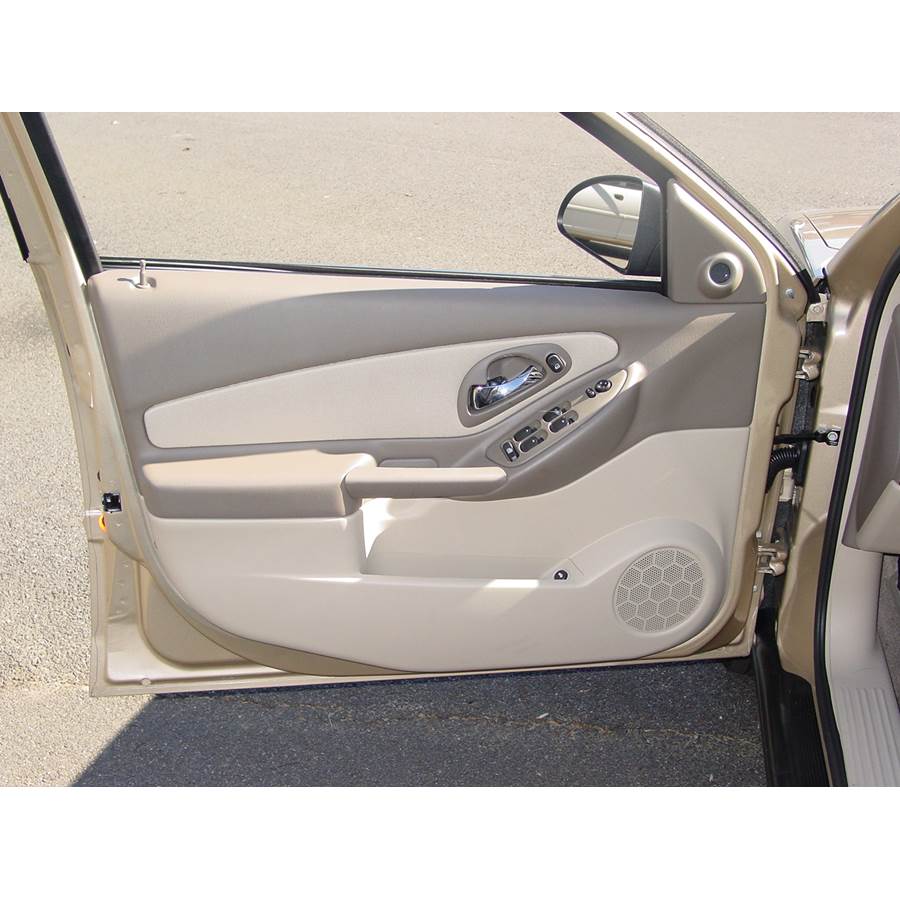 2005 Chevrolet Malibu Front door speaker location