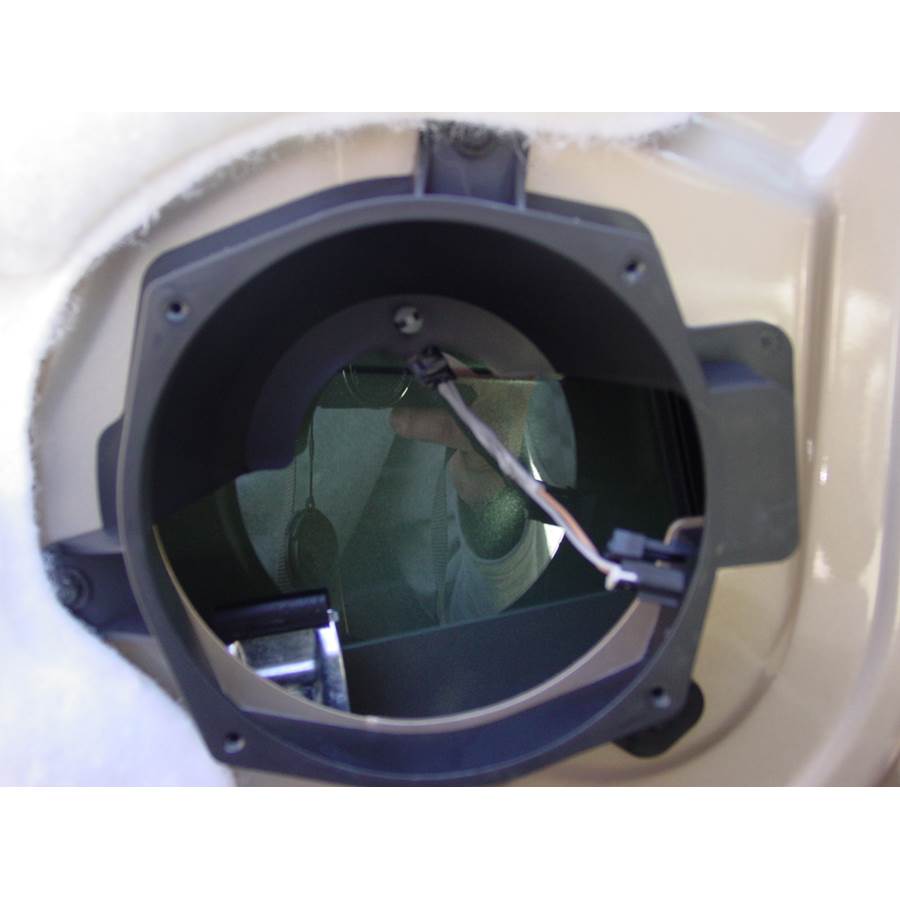 2006 Chevrolet Malibu Front speaker removed