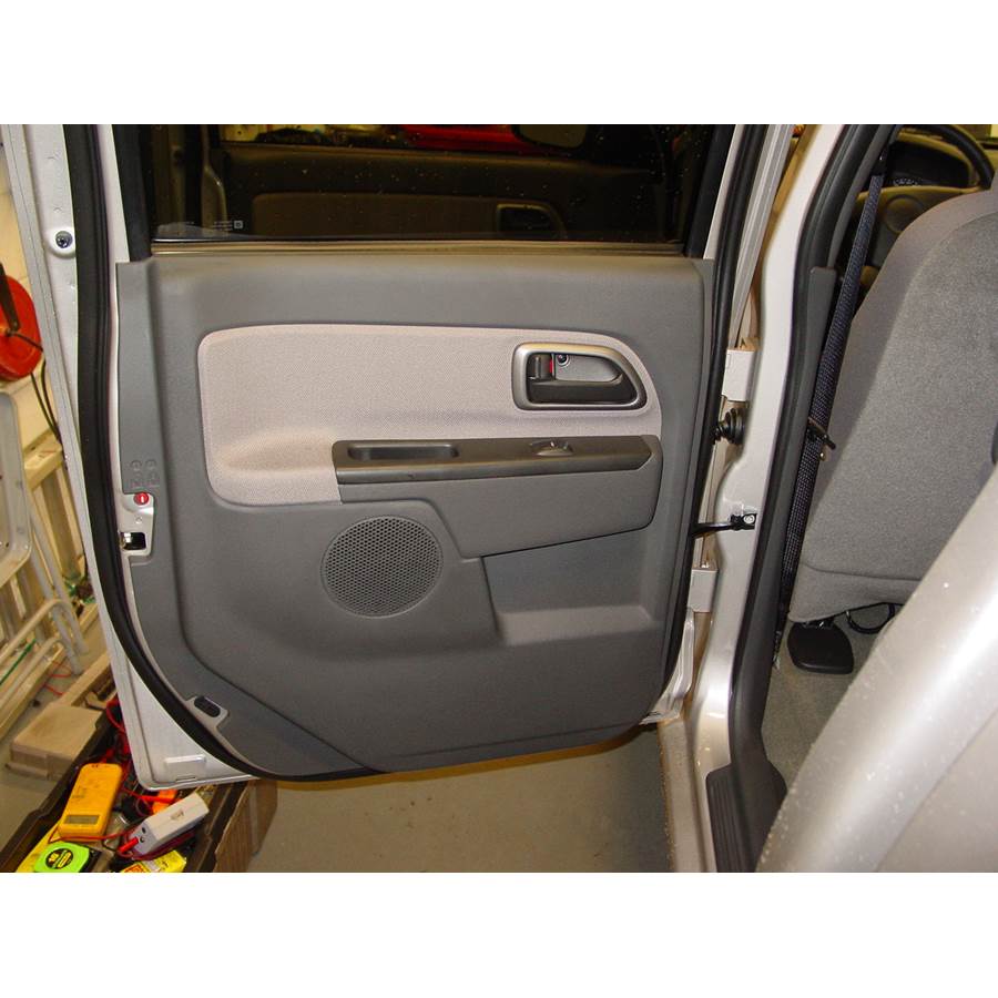 2005 Chevrolet Colorado Rear door speaker location