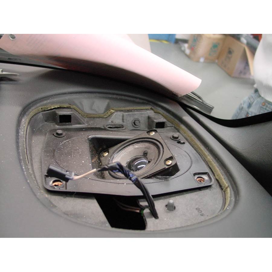 2000 GMC Jimmy Dash speaker