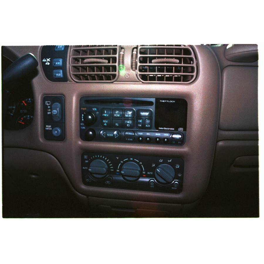 1998 Chevrolet Blazer Factory Radio