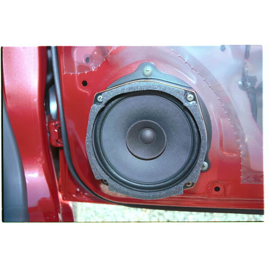 1999 Chevrolet Tracker Front door speaker