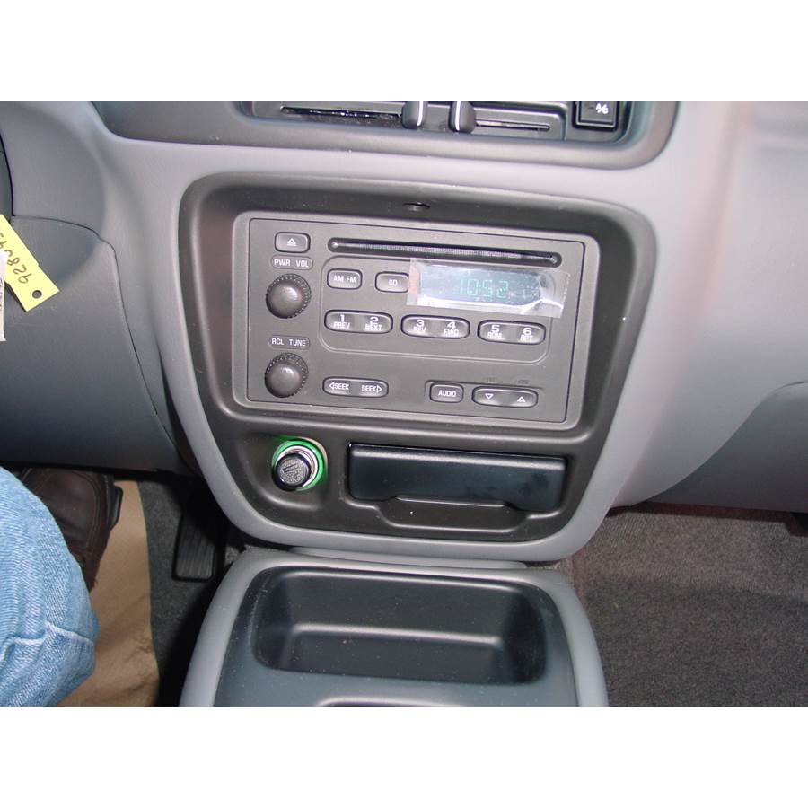 2002 Chevrolet Tracker Factory Radio