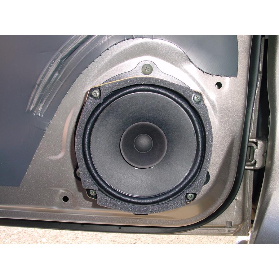 2004 Chevrolet Tracker Front door speaker