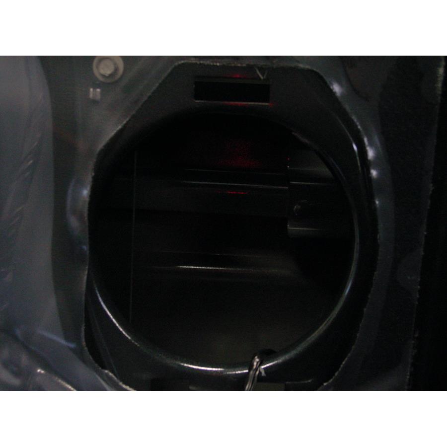 2002 Chevrolet Avalanche Front speaker removed