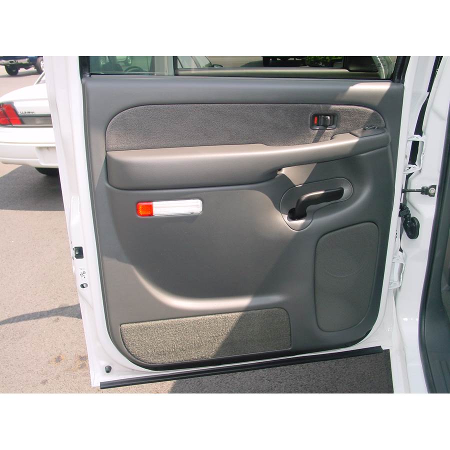 2004 Chevrolet Avalanche Rear door speaker location