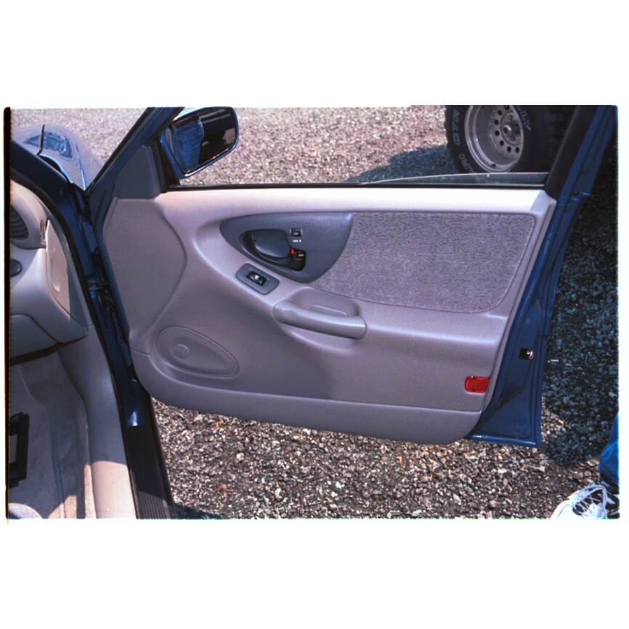 2002 Chevrolet Malibu Front door speaker location