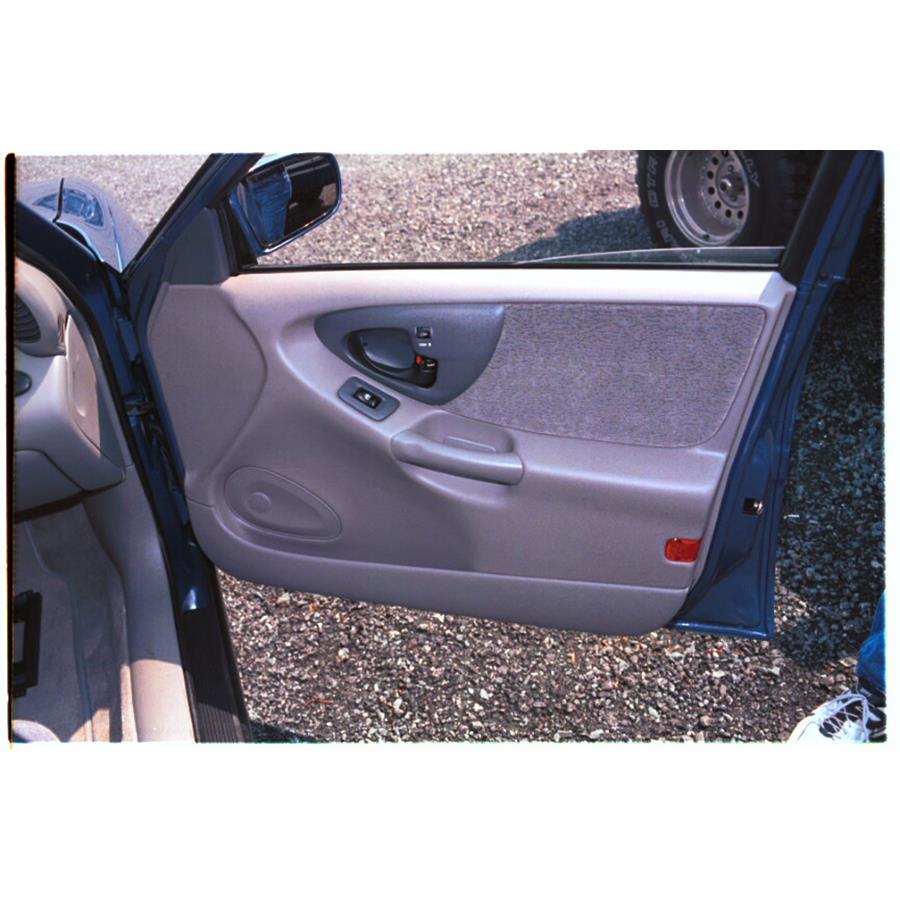 2005 Chevrolet Malibu (Classic) Front door speaker location