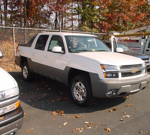 How To Remove The Door Panel From An 07 Or Later Chevy Avalanche Auto Maintenance Repairs Wonderhowto