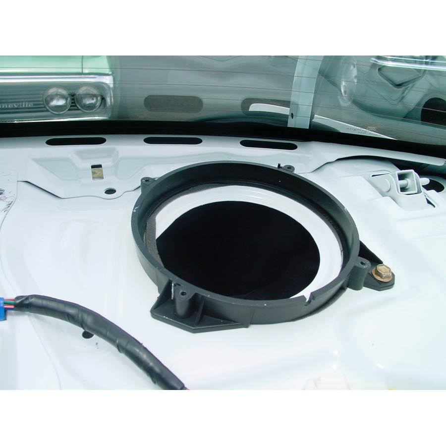 2000 Chevrolet Prizm Rear deck speaker removed