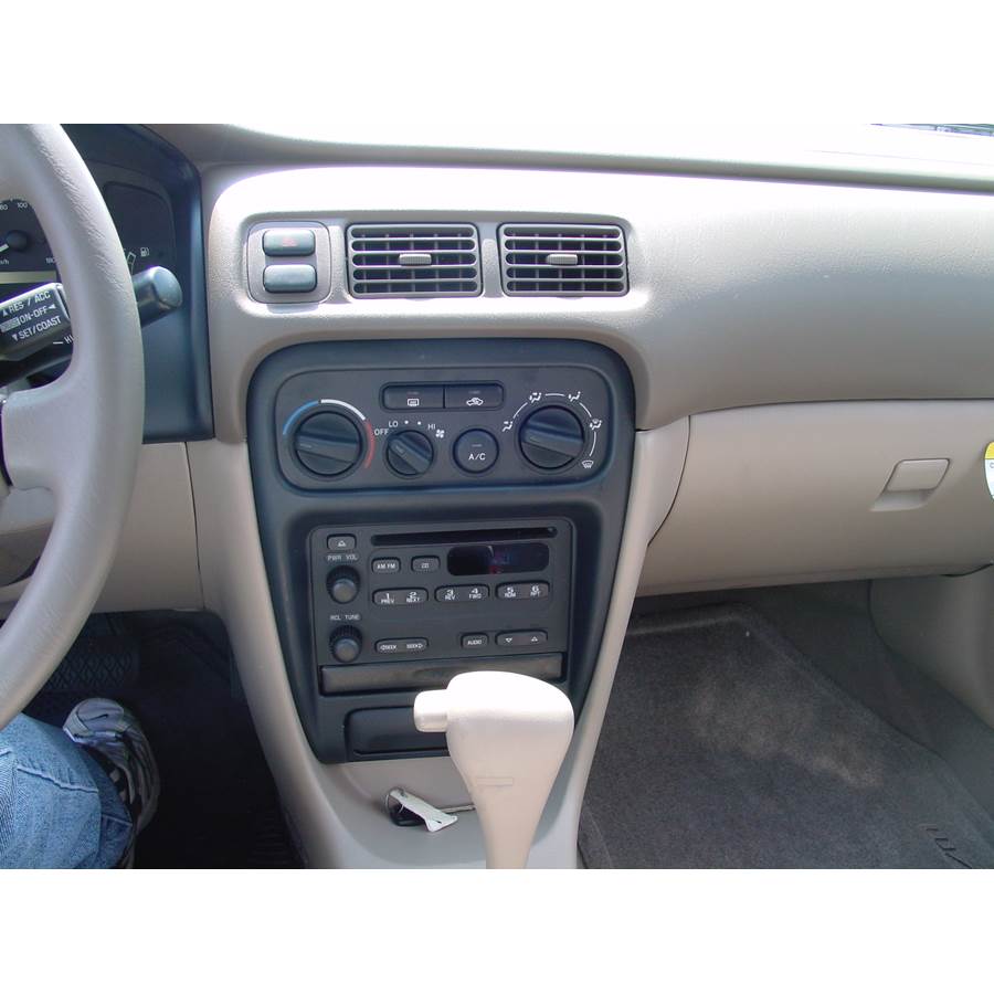 2001 Chevrolet Prizm Factory Radio