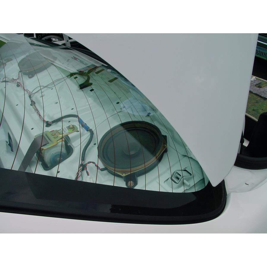 2002 Chevrolet Prizm Rear deck speaker