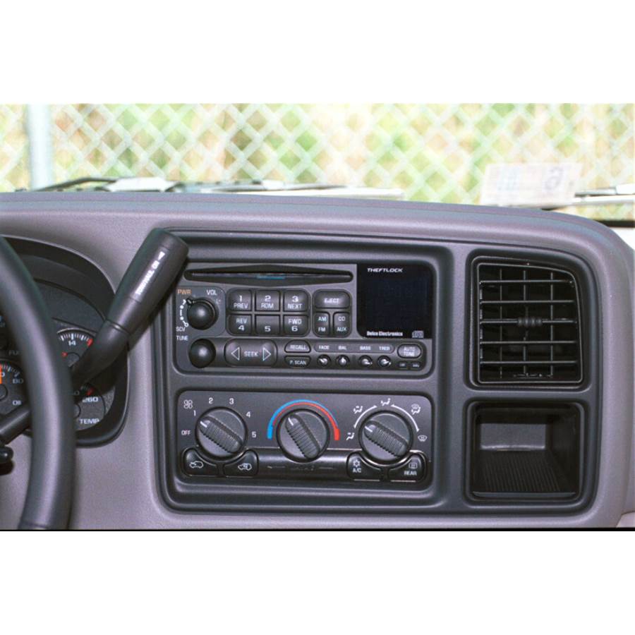 2002 Chevrolet Suburban Factory Radio