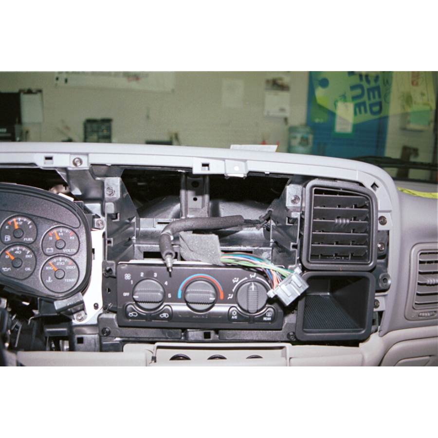 2000 GMC Yukon XL Denali Factory radio removed