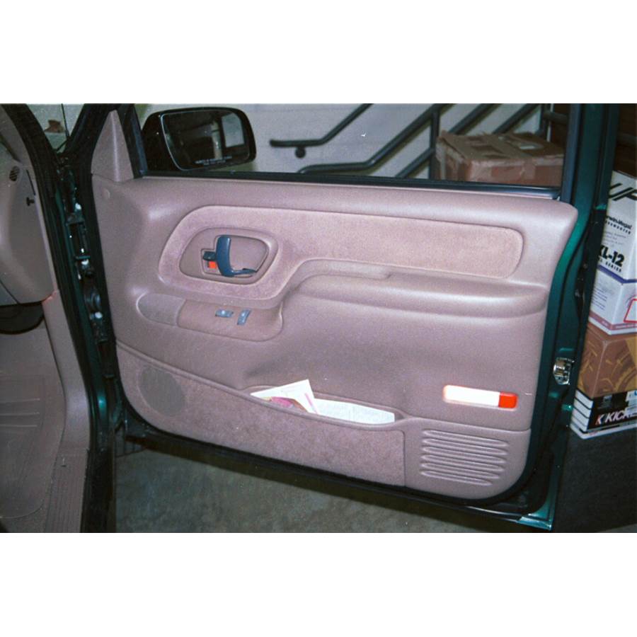 1996 Chevrolet C Series Front door speaker location