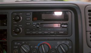 1998 Chevrolet Suburban Factory Radio