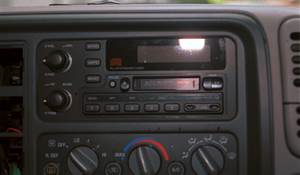 2000 Chevrolet Tahoe Factory Radio