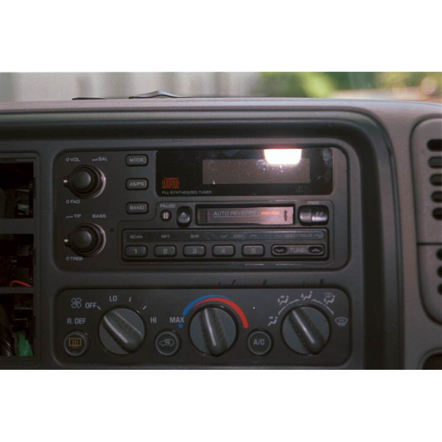 1996 Chevrolet Tahoe Factory Radio