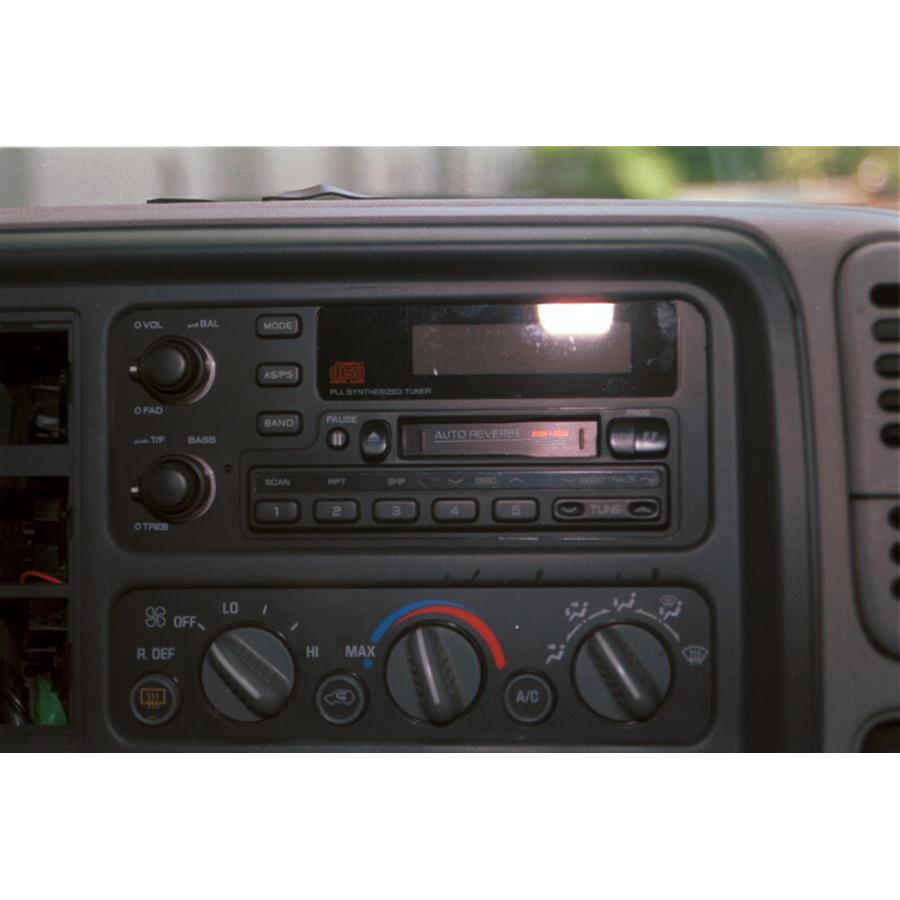 1999 Chevrolet Tahoe Factory Radio
