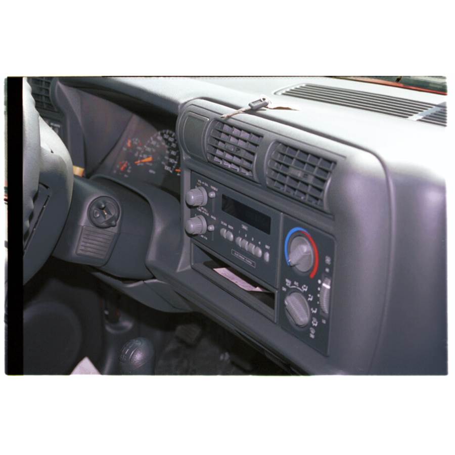 1995 Chevrolet Blazer Factory Radio