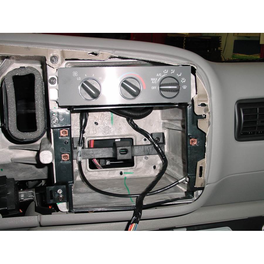 2002 GMC Savana Factory radio removed