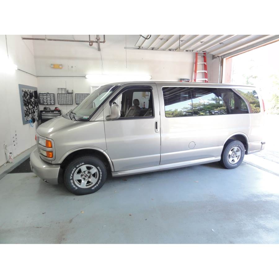 2001 Chevrolet Express Exterior