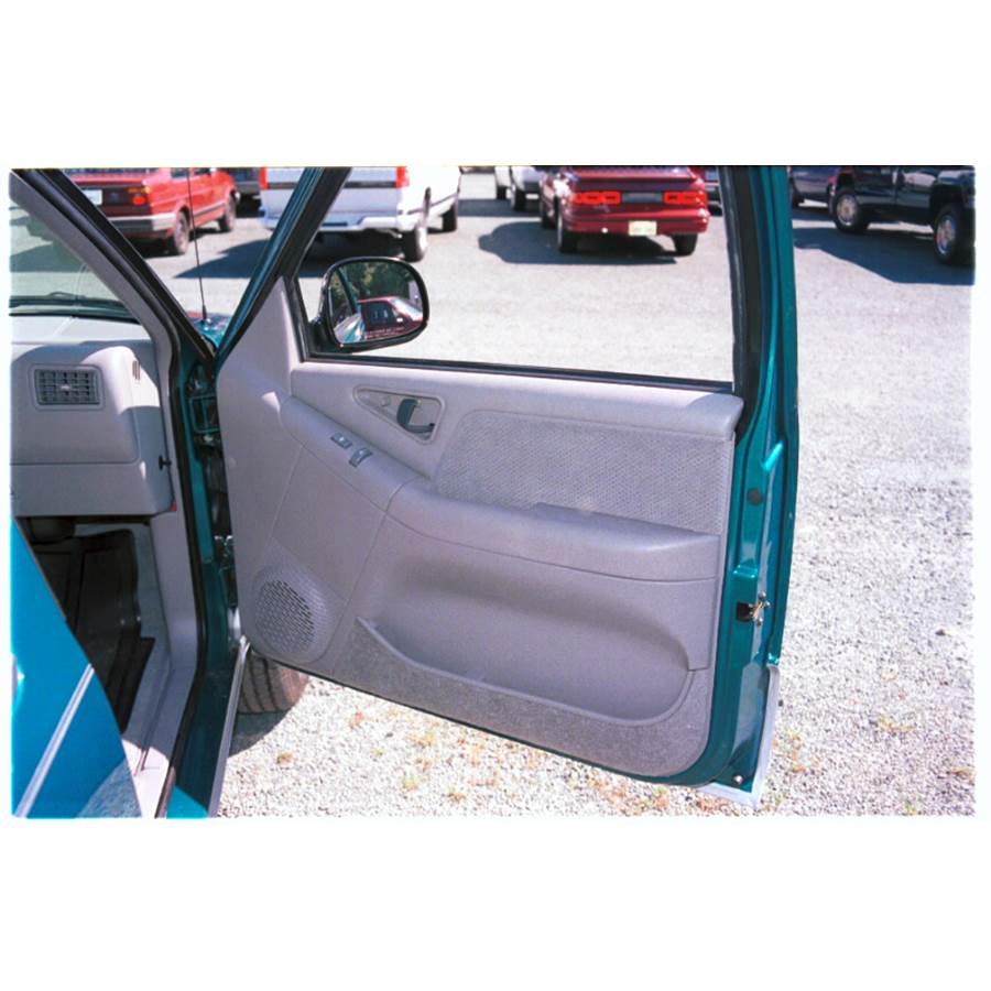 1996 Chevrolet Blazer Front door speaker location