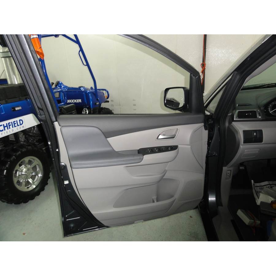 2014 Honda Odyssey Touring Elite Front door speaker location