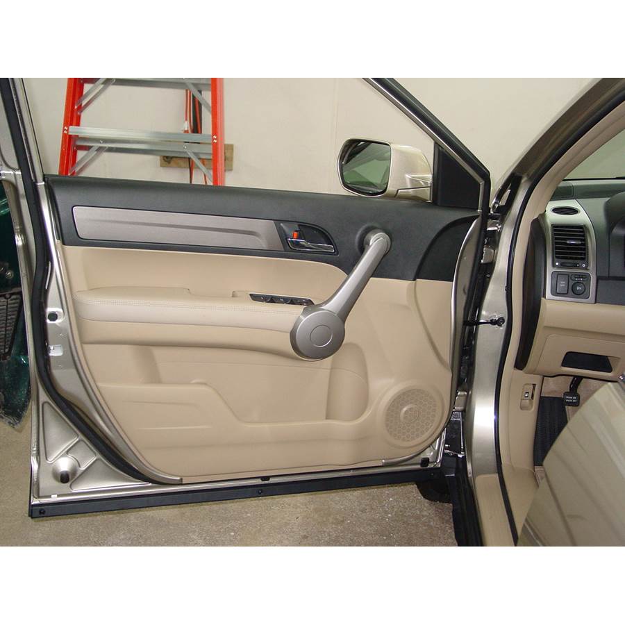 2008 Honda CRV LX Front door speaker location