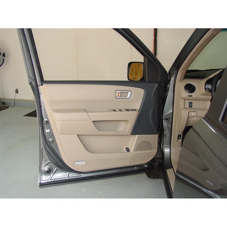 2015 Honda Pilot Front door speaker location