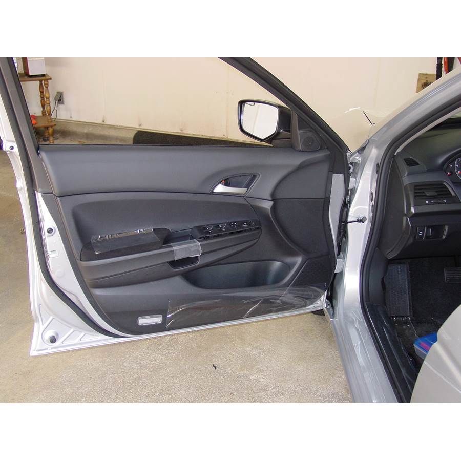 2009 Honda Accord LX-P Front door speaker location