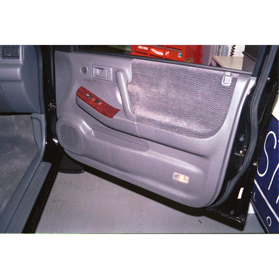 2004 Isuzu Rodeo Front door speaker location