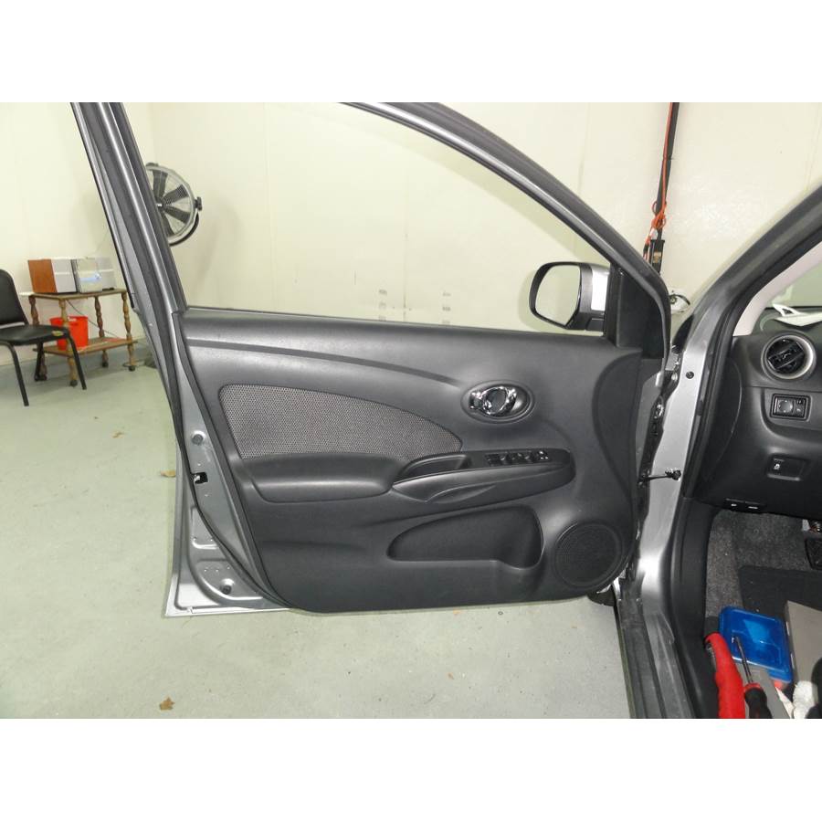 2015 Nissan Versa S Front door speaker location