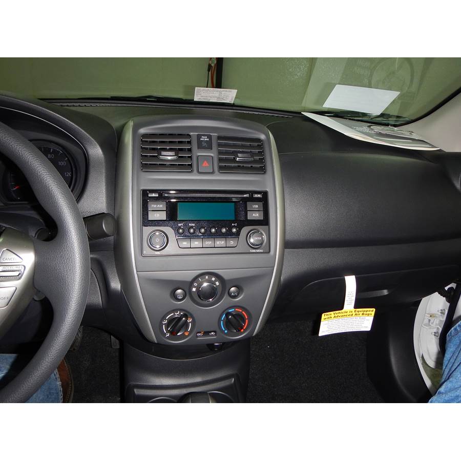 2016 Nissan Versa SL Factory Radio