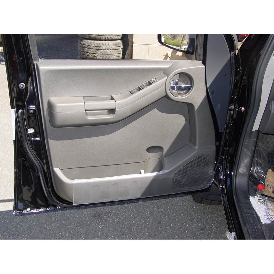 2013 Nissan Xterra Front door speaker location