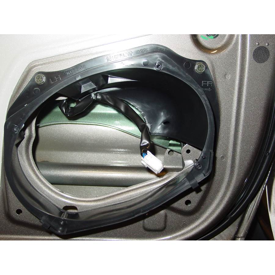 2006 Nissan Xterra Front speaker removed