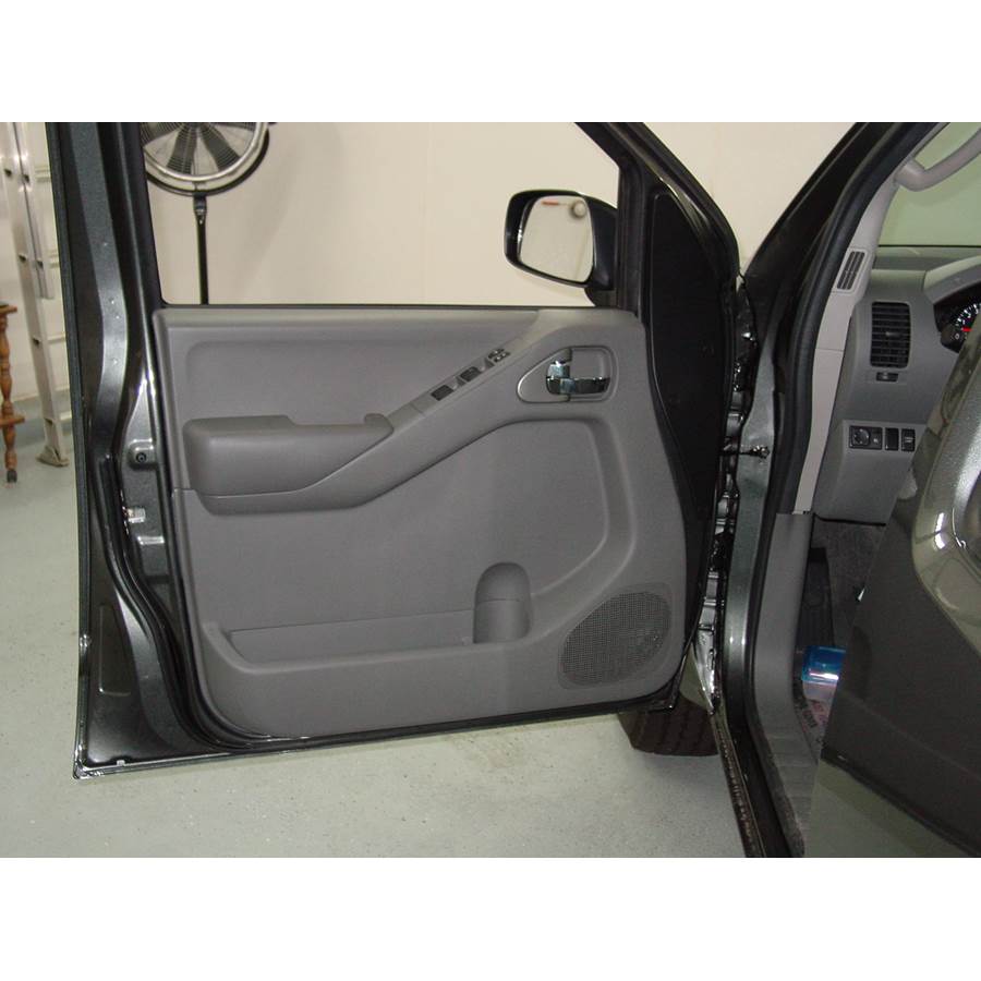 2015 Nissan Frontier Desert Runner Front door speaker location